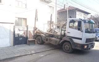 доставка на контейнери за отпадъци